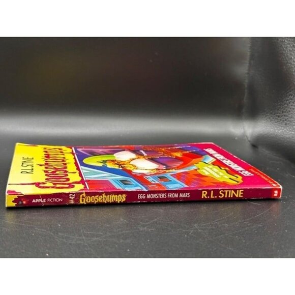 Egg Monsters from Mars Goosebumps Book #42 First cover 2nd Edition Print 1990s - Picture 12 of 12